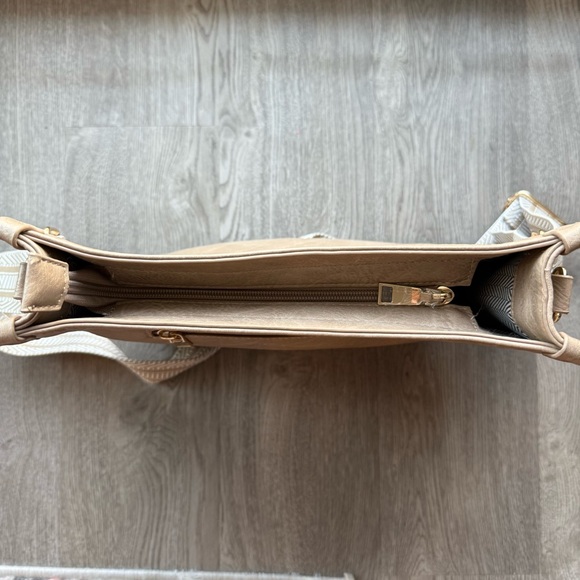 Viva Terry Vegan Crossbody Fashion Shoulder Bag Light Khaki - Picture 8 of 16